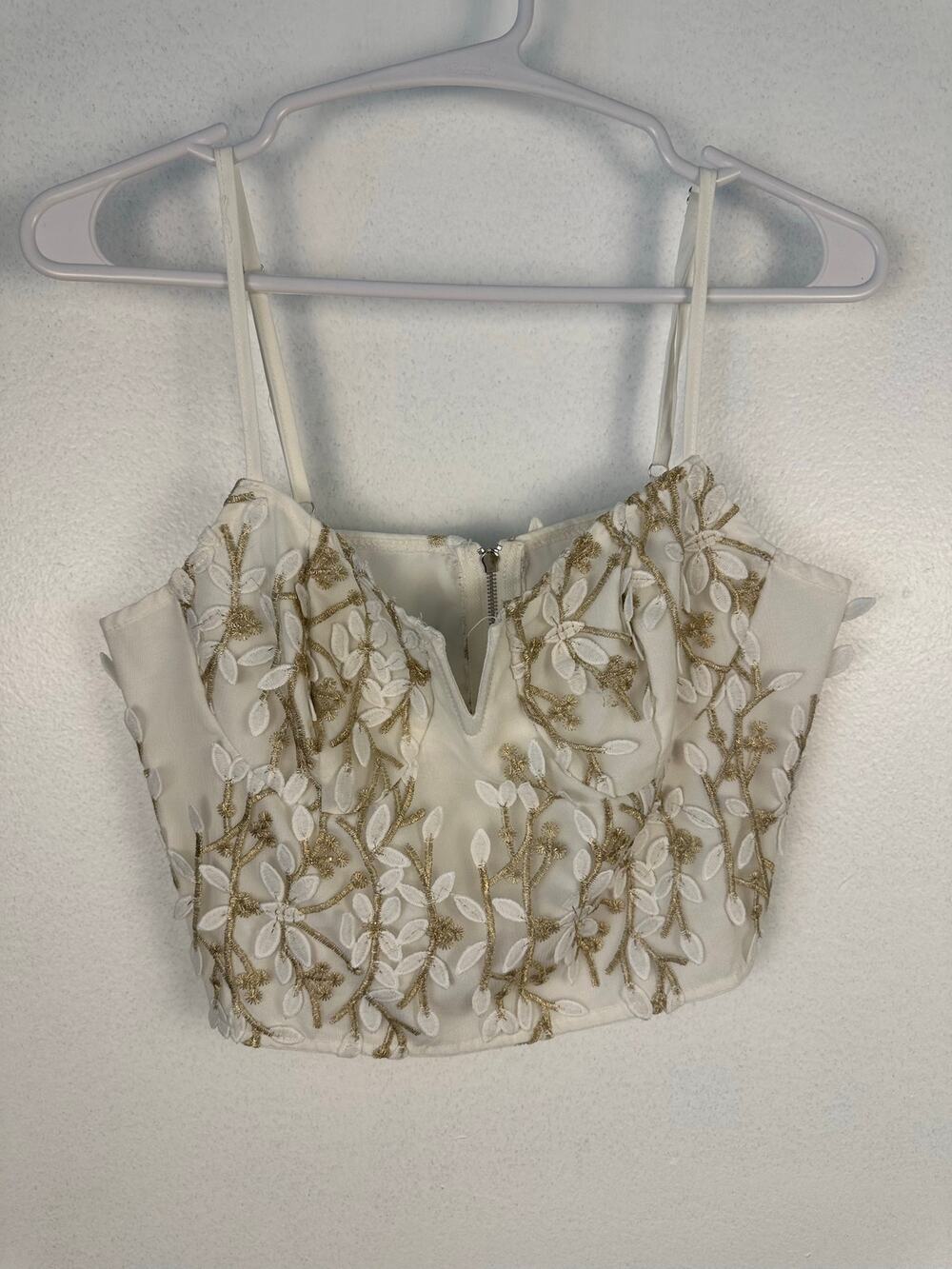 white and gold floral embroidered mesh corset crop top structured v-neckline Med